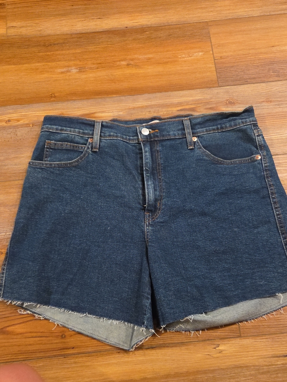 Levi Cutoff Shorts - Dark Blue Size 16